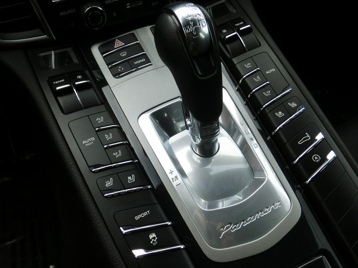 ポルシェ パナメーラ パナメーラ ＥＵＲ－ＧＴ ＰＤＫ 中古車