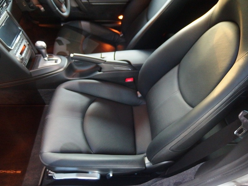 ポルシェ 911(Type997) カレラ ディーラー車 右ハンドル 中古車