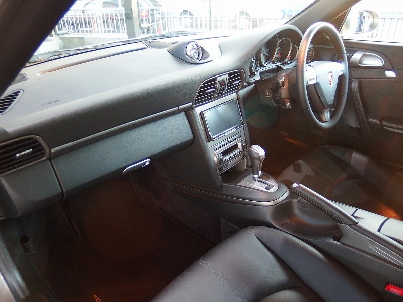 ポルシェ 911(Type997) カレラ ディーラー車 右ハンドル 中古車