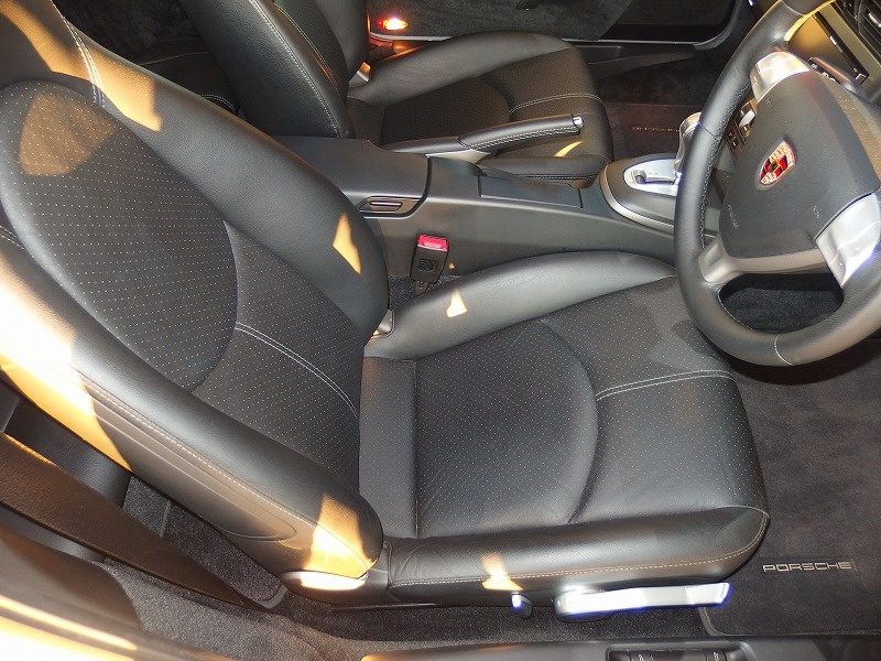 ポルシェ 911(Type997) カレラ ディーラー車 右ハンドル 中古車