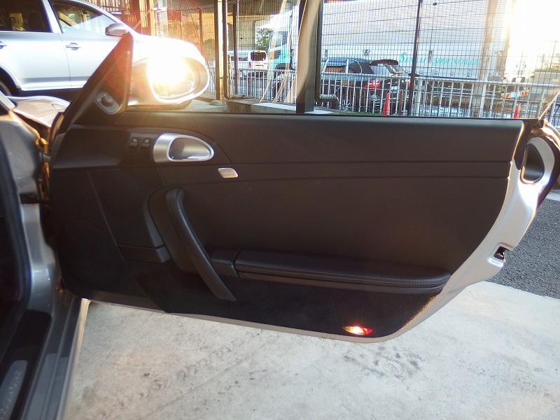 ポルシェ 911(Type997) カレラ ディーラー車 右ハンドル 中古車
