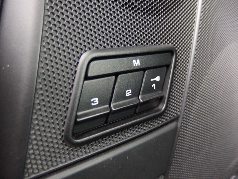 ポルシェ&nbsp;911(Type997)&nbsp;ターボ　スポーツクロノPKG　正規ディーラー車　テックアートアルミ&nbsp;中古車