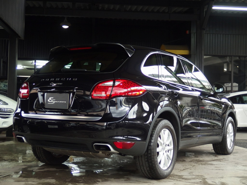 ポルシェ カイエン V6 右ハンドル 正規ディーラー車 ワンオーナー ベージュレザー 18インチアルミホイール 中古車