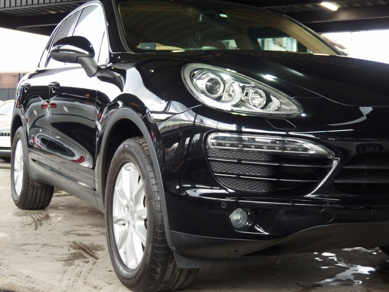 ポルシェ カイエン V6 右ハンドル 正規ディーラー車 ワンオーナー ベージュレザー 18インチアルミホイール 中古車