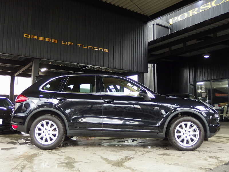 ポルシェ カイエン V6 右ハンドル 正規ディーラー車 ワンオーナー ベージュレザー 18インチアルミホイール 中古車