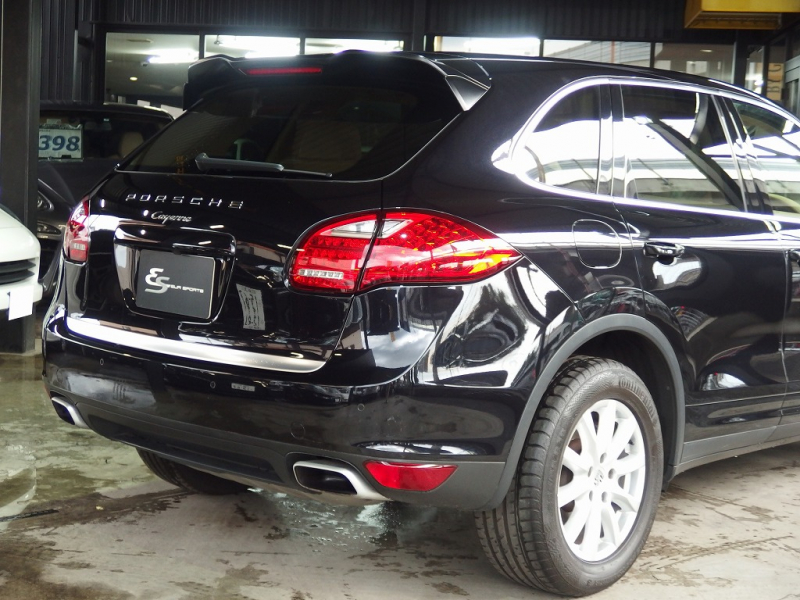 ポルシェ カイエン V6 右ハンドル 正規ディーラー車 ワンオーナー ベージュレザー 18インチアルミホイール 中古車