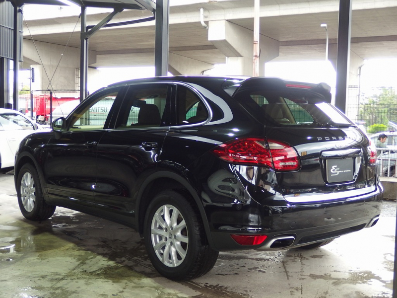 ポルシェ カイエン V6 右ハンドル 正規ディーラー車 ワンオーナー ベージュレザー 18インチアルミホイール 中古車