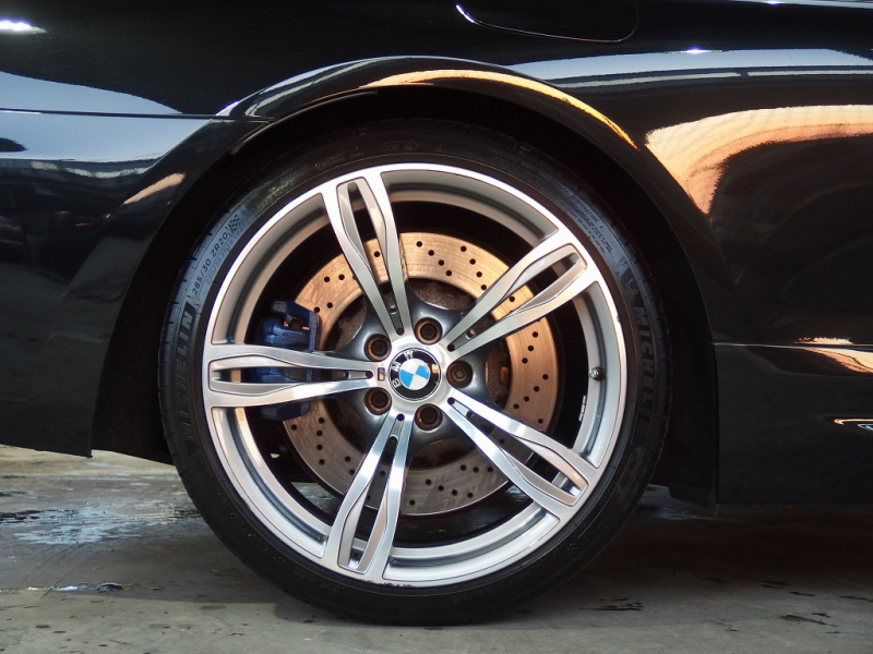 BMW Mシリーズ M6 正規ディーラー車 右ハンドル inアルミホイール