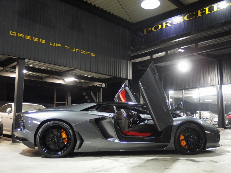 ランボルギーニ アヴェンタドール LP700-4 中古車