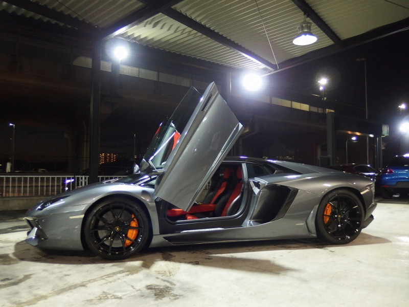 ランボルギーニ アヴェンタドール LP700-4 中古車