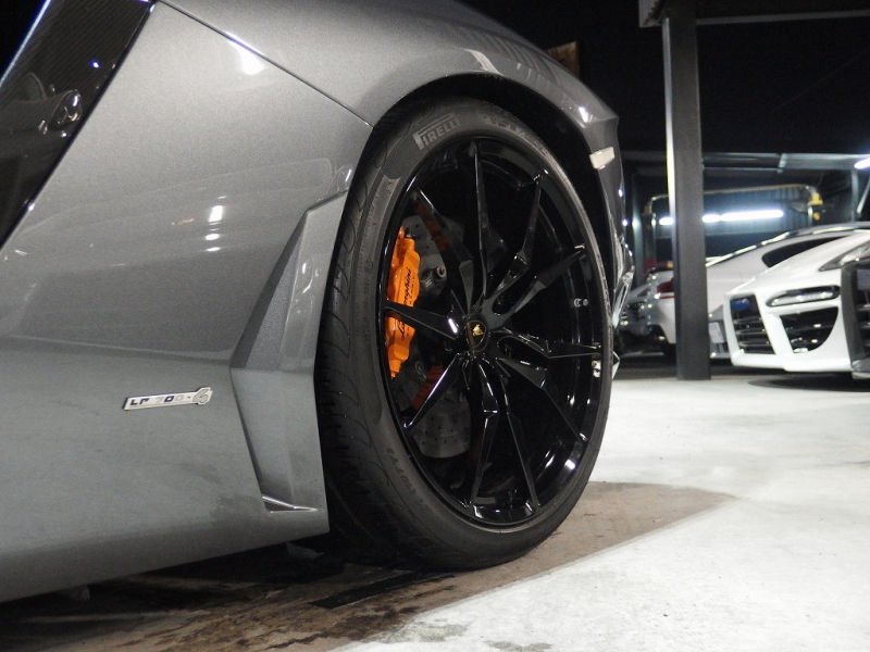 ランボルギーニ アヴェンタドール LP700-4 中古車