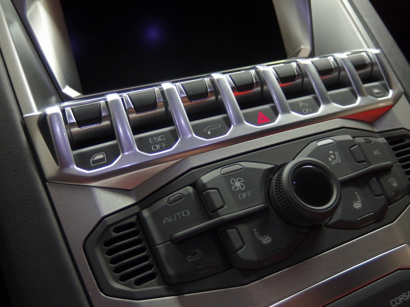 ランボルギーニ アヴェンタドール LP700-4 中古車