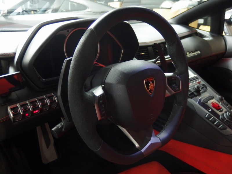 ランボルギーニ アヴェンタドール LP700-4 中古車