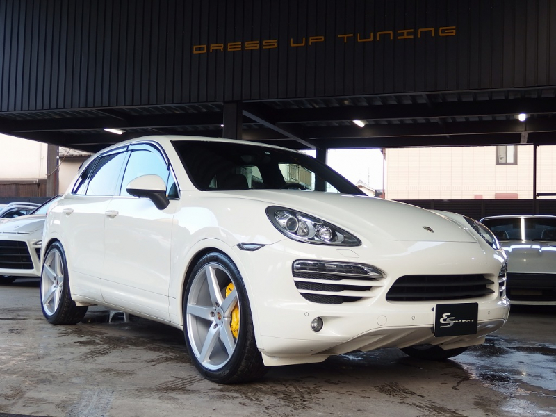 ポルシェ カイエン V6 3.6L 左H ESスポーツマフラー ESダウンサス 社外22inアルミ パノラミックルーフ パークトロニック シートヒーター 中古車