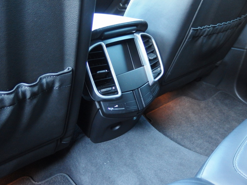 ポルシェ カイエン V6 3.6L 左H ESスポーツマフラー ESダウンサス 社外22inアルミ パノラミックルーフ パークトロニック シートヒーター 中古車