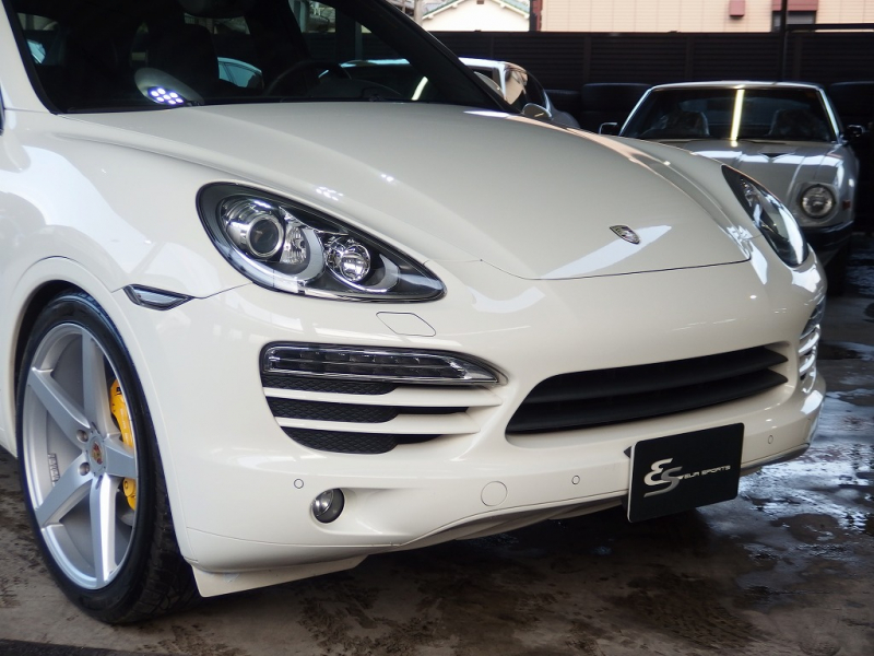 ポルシェ カイエン V6 3.6L 左H ESスポーツマフラー ESダウンサス 社外22inアルミ パノラミックルーフ パークトロニック シートヒーター 中古車