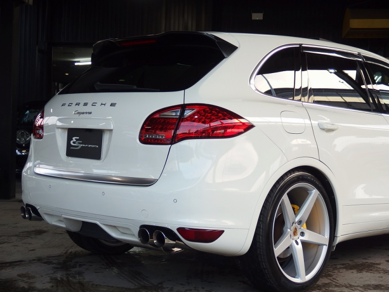 ポルシェ カイエン V6 3.6L 左H ESスポーツマフラー ESダウンサス 社外22inアルミ パノラミックルーフ パークトロニック シートヒーター 中古車