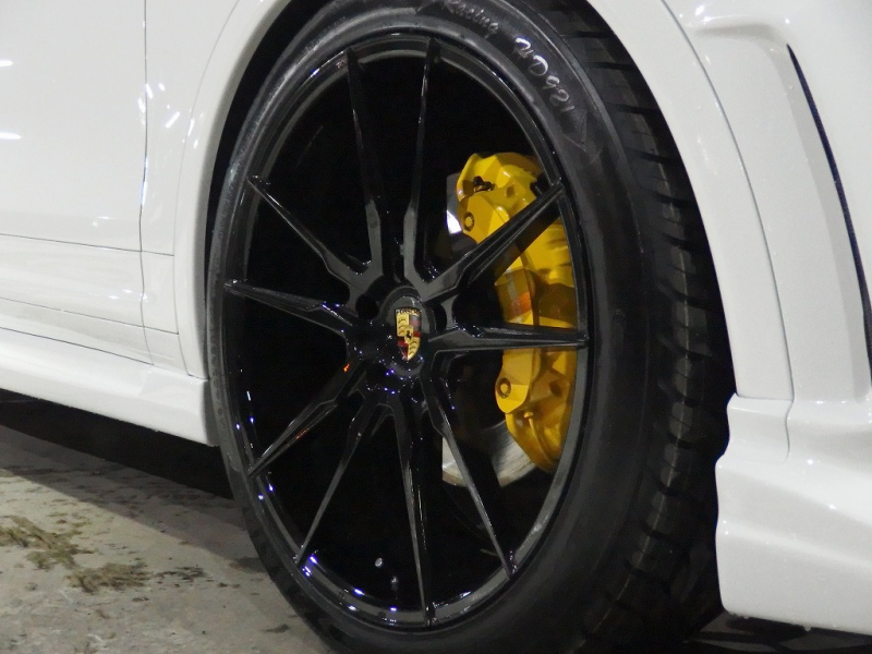 ポルシェ カイエン 正規ディーラー車 右ハンドル EUR-GTエアロ 22inアルミ クルーズコントロール シートヒーター 中古車