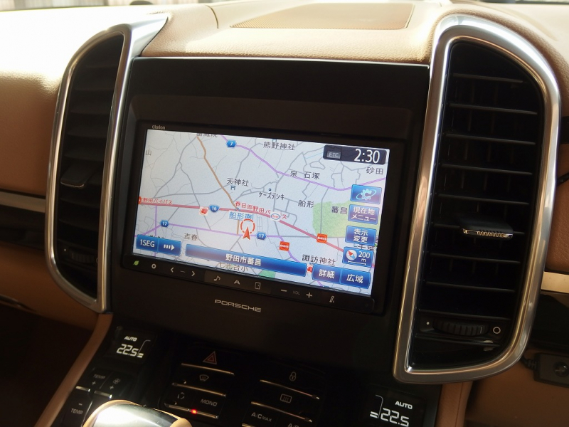 ポルシェ カイエン 正規ディーラー車 右ハンドル EUR-GTエアロ 22inアルミ クルーズコントロール シートヒーター 中古車