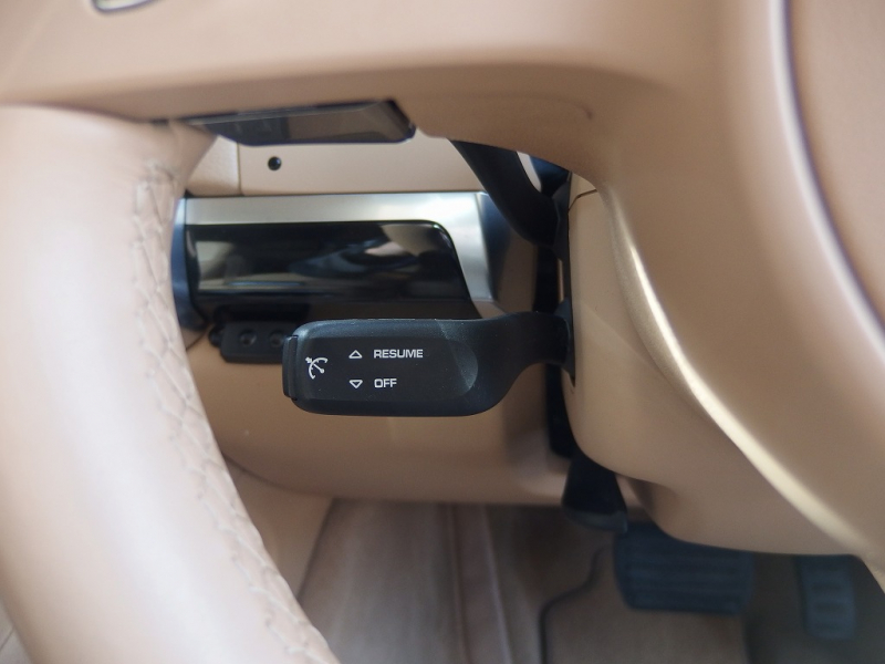 ポルシェ カイエン 正規ディーラー車 右ハンドル EUR-GTエアロ 22inアルミ クルーズコントロール シートヒーター 中古車