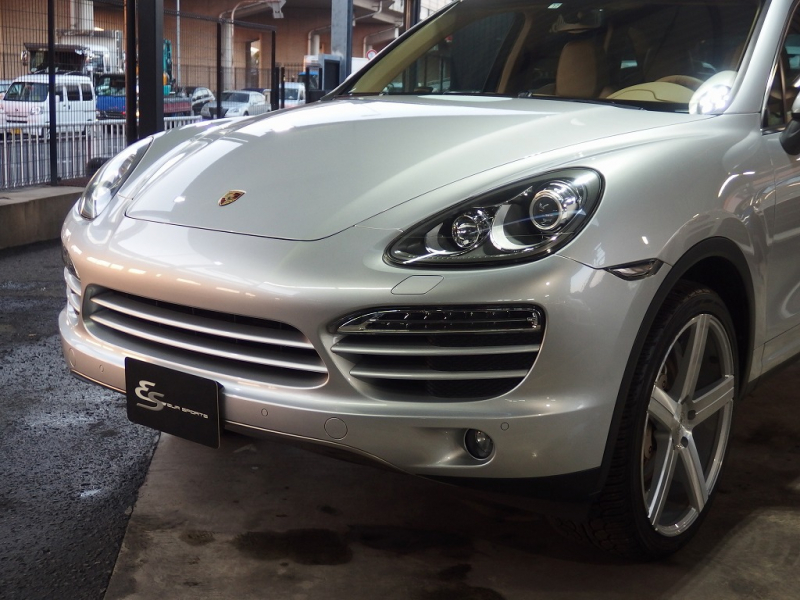 ポルシェ カイエン S　正規ディーラー車　左ハンドル　サンルーフ　社外22inアルミ　シートヒーター　純正HDDナビ 中古車