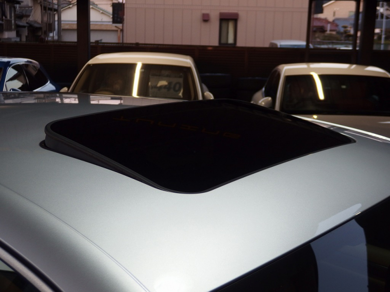 ポルシェ カイエン S　正規ディーラー車　左ハンドル　サンルーフ　社外22inアルミ　シートヒーター　純正HDDナビ 中古車