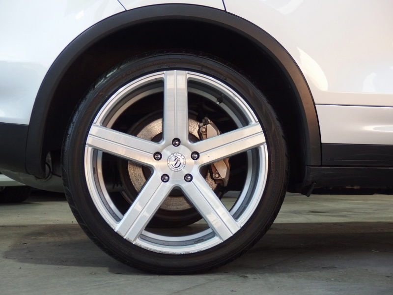 ポルシェ カイエン S　正規ディーラー車　左ハンドル　サンルーフ　社外22inアルミ　シートヒーター　純正HDDナビ 中古車