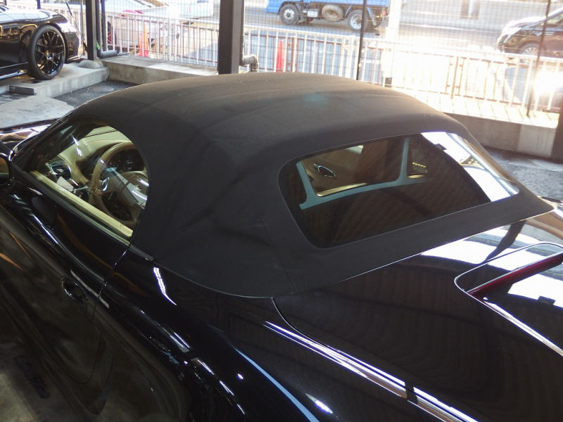 ポルシェ ボクスター 正規ディーラー車　左ハンドル　PDK　ボクスターS用19inアルミ　スポーツエグゾースト　シートヒーター　純正メモリーナビ 中古車