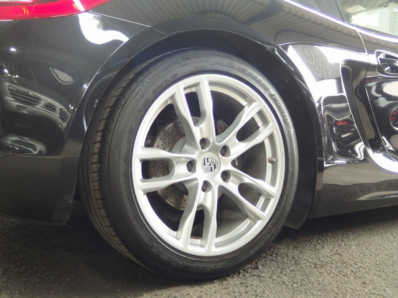 ポルシェ ボクスター 正規ディーラー車　左ハンドル　PDK　ボクスターS用19inアルミ　スポーツエグゾースト　シートヒーター　純正メモリーナビ 中古車