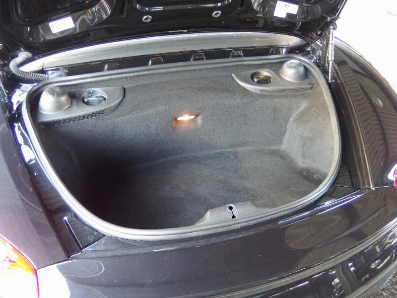 ポルシェ ボクスター 正規ディーラー車　左ハンドル　PDK　ボクスターS用19inアルミ　スポーツエグゾースト　シートヒーター　純正メモリーナビ 中古車