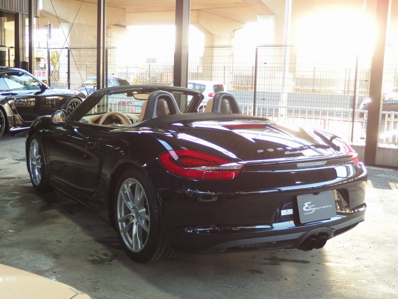 ポルシェ ボクスター 正規ディーラー車　左ハンドル　PDK　ボクスターS用19inアルミ　スポーツエグゾースト　シートヒーター　純正メモリーナビ 中古車