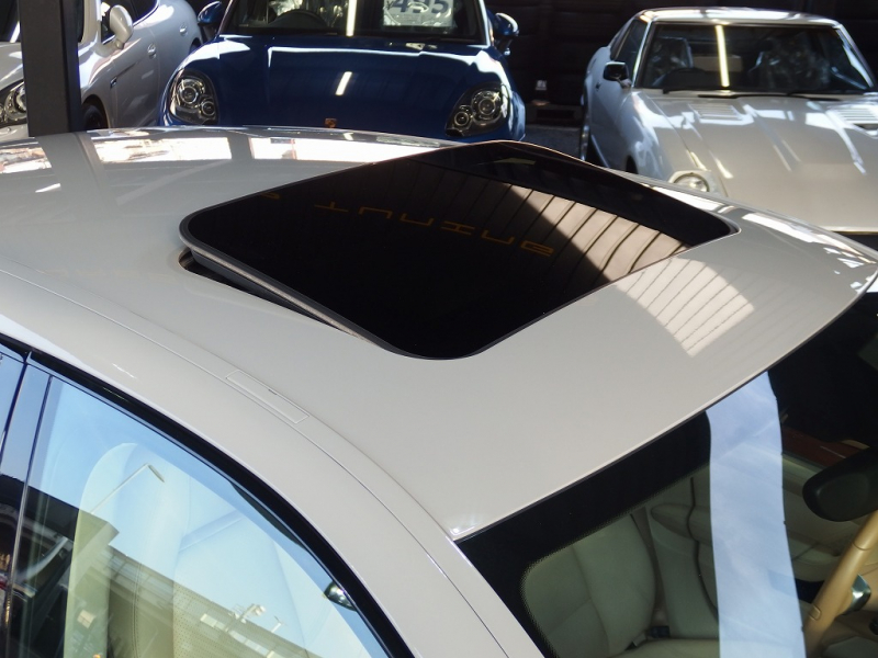 ポルシェ パナメーラ S 正規ディーラー車  左ハンドル EUR-GTエアロ 22inアルミ エアサス PASM サンルーフ エントリドライブ 中古車