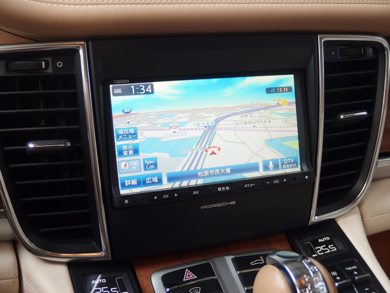 ポルシェ パナメーラ S 正規ディーラー車  左ハンドル EUR-GTエアロ 22inアルミ エアサス PASM サンルーフ エントリドライブ 中古車