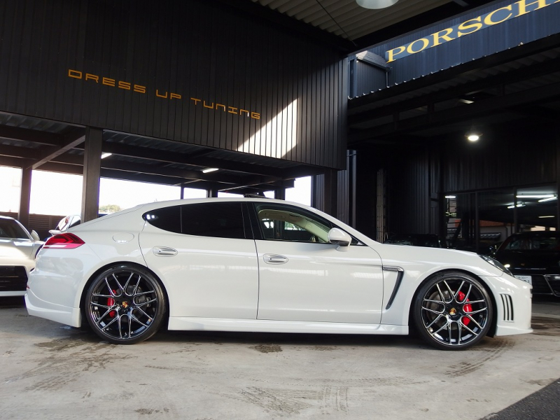 ポルシェ パナメーラ S 正規ディーラー車  左ハンドル EUR-GTエアロ 22inアルミ エアサス PASM サンルーフ エントリドライブ 中古車