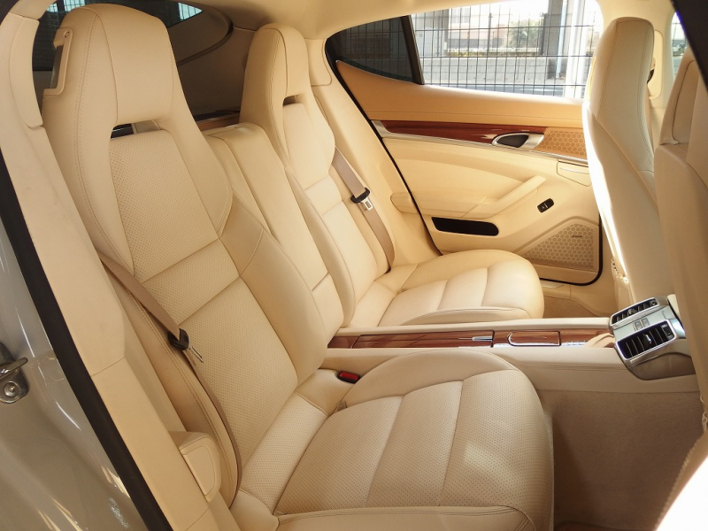 ポルシェ パナメーラ S 正規ディーラー車  左ハンドル EUR-GTエアロ 22inアルミ エアサス PASM サンルーフ エントリドライブ 中古車