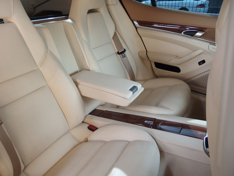 ポルシェ パナメーラ S 正規ディーラー車  左ハンドル EUR-GTエアロ 22inアルミ エアサス PASM サンルーフ エントリドライブ 中古車