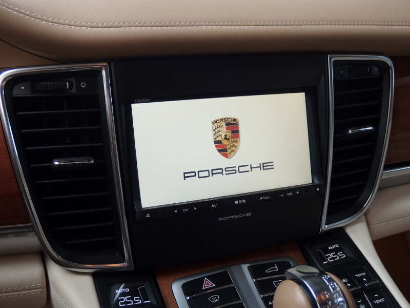 ポルシェ パナメーラ S 正規ディーラー車  左ハンドル EUR-GTエアロ 22inアルミ エアサス PASM サンルーフ エントリドライブ 中古車