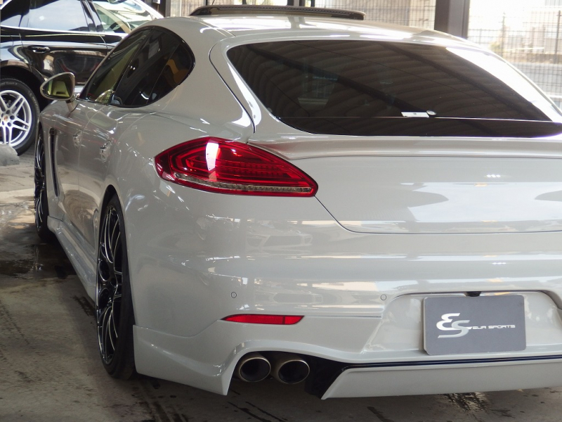 ポルシェ パナメーラ S 正規ディーラー車  左ハンドル EUR-GTエアロ 22inアルミ エアサス PASM サンルーフ エントリドライブ 中古車