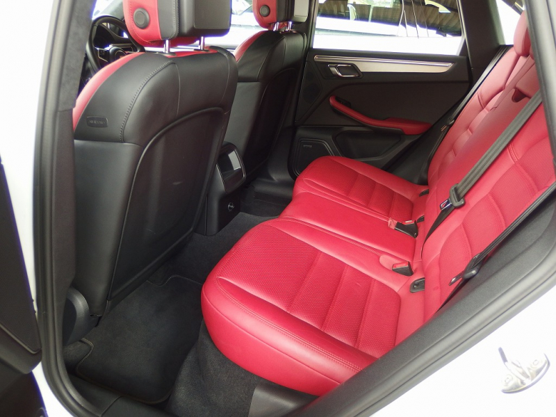 ポルシェ マカン ターボ　正規ディーラー車　ワンオーナー　ES112-22inアルミ　H＆Rダウンサス　PASM　スポーツシート　純正メモリーナビ 中古車