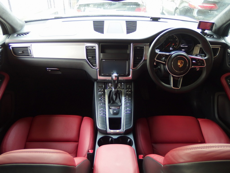 ポルシェ マカン ターボ　正規ディーラー車　ワンオーナー　ES112-22inアルミ　H＆Rダウンサス　PASM　スポーツシート　純正メモリーナビ 中古車