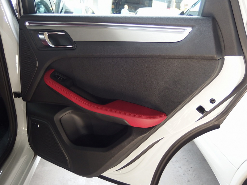 ポルシェ マカン ターボ　正規ディーラー車　ワンオーナー　ES112-22inアルミ　H＆Rダウンサス　PASM　スポーツシート　純正メモリーナビ 中古車