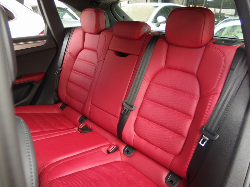 ポルシェ マカン ターボ　正規ディーラー車　ワンオーナー　ES112-22inアルミ　H＆Rダウンサス　PASM　スポーツシート　純正メモリーナビ 中古車