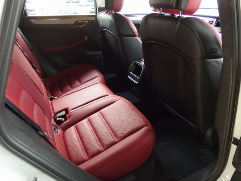 ポルシェ マカン ターボ　正規ディーラー車　ワンオーナー　ES112-22inアルミ　H＆Rダウンサス　PASM　スポーツシート　純正メモリーナビ 中古車