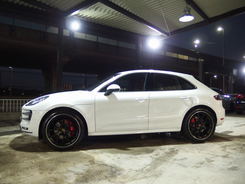 ポルシェ マカン ターボ　正規ディーラー車　ワンオーナー　ES112-22inアルミ　H＆Rダウンサス　PASM　スポーツシート　純正メモリーナビ 中古車