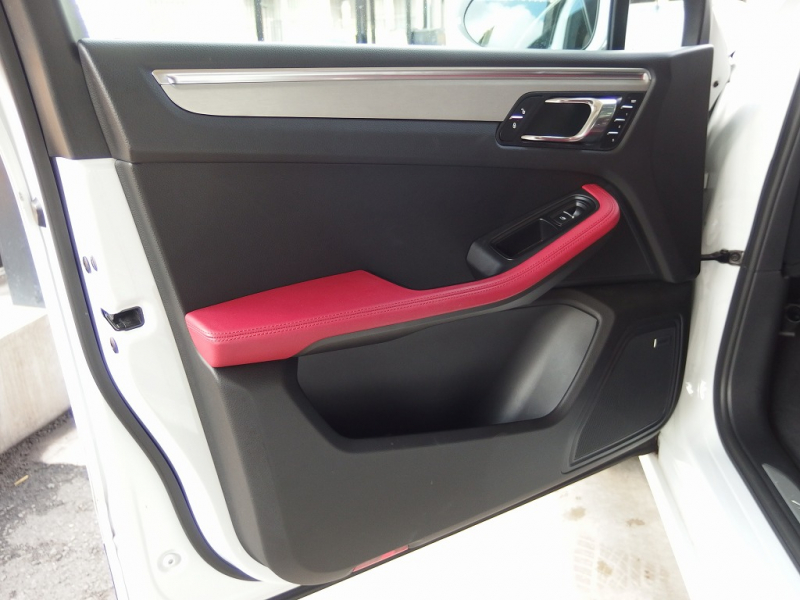 ポルシェ マカン ターボ　正規ディーラー車　ワンオーナー　ES112-22inアルミ　H＆Rダウンサス　PASM　スポーツシート　純正メモリーナビ 中古車