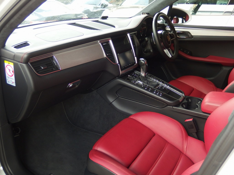 ポルシェ マカン ターボ　正規ディーラー車　ワンオーナー　ES112-22inアルミ　H＆Rダウンサス　PASM　スポーツシート　純正メモリーナビ 中古車