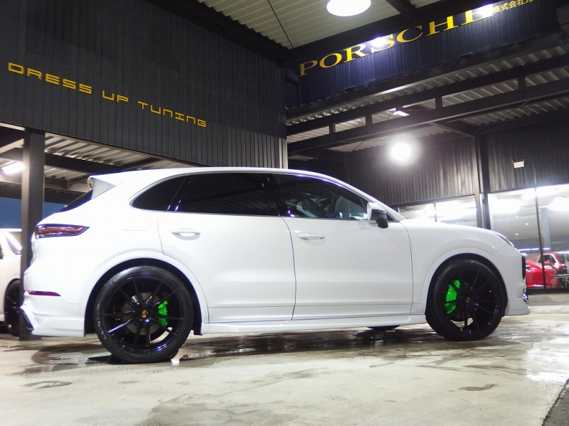 ポルシェ カイエン 正規ディーラー車　1オーナー 　EUR-GTエアロ　ESダウンサス　ES9-22inアルミ　LEDヘッドライト　前後シートヒーター　エントリドライブ 中古車