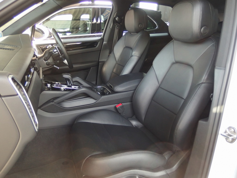 ポルシェ カイエン 正規ディーラー車　1オーナー 　EUR-GTエアロ　ESダウンサス　ES9-22inアルミ　LEDヘッドライト　前後シートヒーター　エントリドライブ 中古車