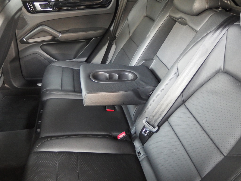 ポルシェ カイエン 正規ディーラー車　1オーナー 　EUR-GTエアロ　ESダウンサス　ES9-22inアルミ　LEDヘッドライト　前後シートヒーター　エントリドライブ 中古車