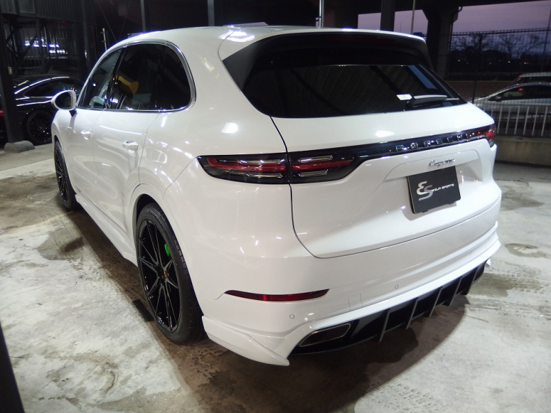 ポルシェ カイエン 正規ディーラー車　1オーナー 　EUR-GTエアロ　ESダウンサス　ES9-22inアルミ　LEDヘッドライト　前後シートヒーター　エントリドライブ 中古車